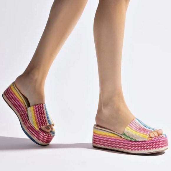 Larroude Alex Platform Mule In Rainbow Raffia! - Picture 2 of 7